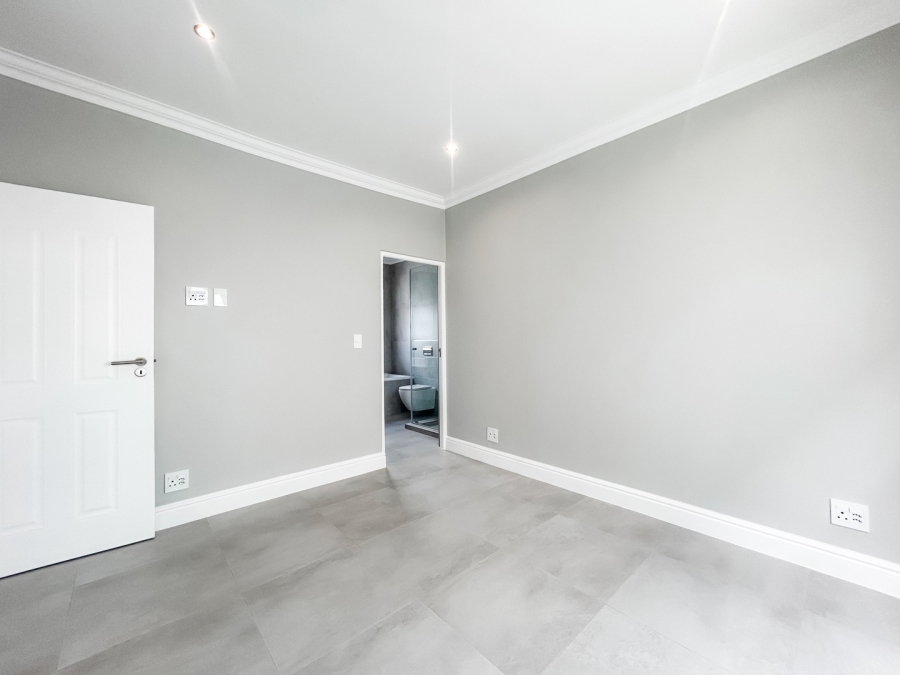 To Let 3 Bedroom Property for Rent in Sandown Western Cape